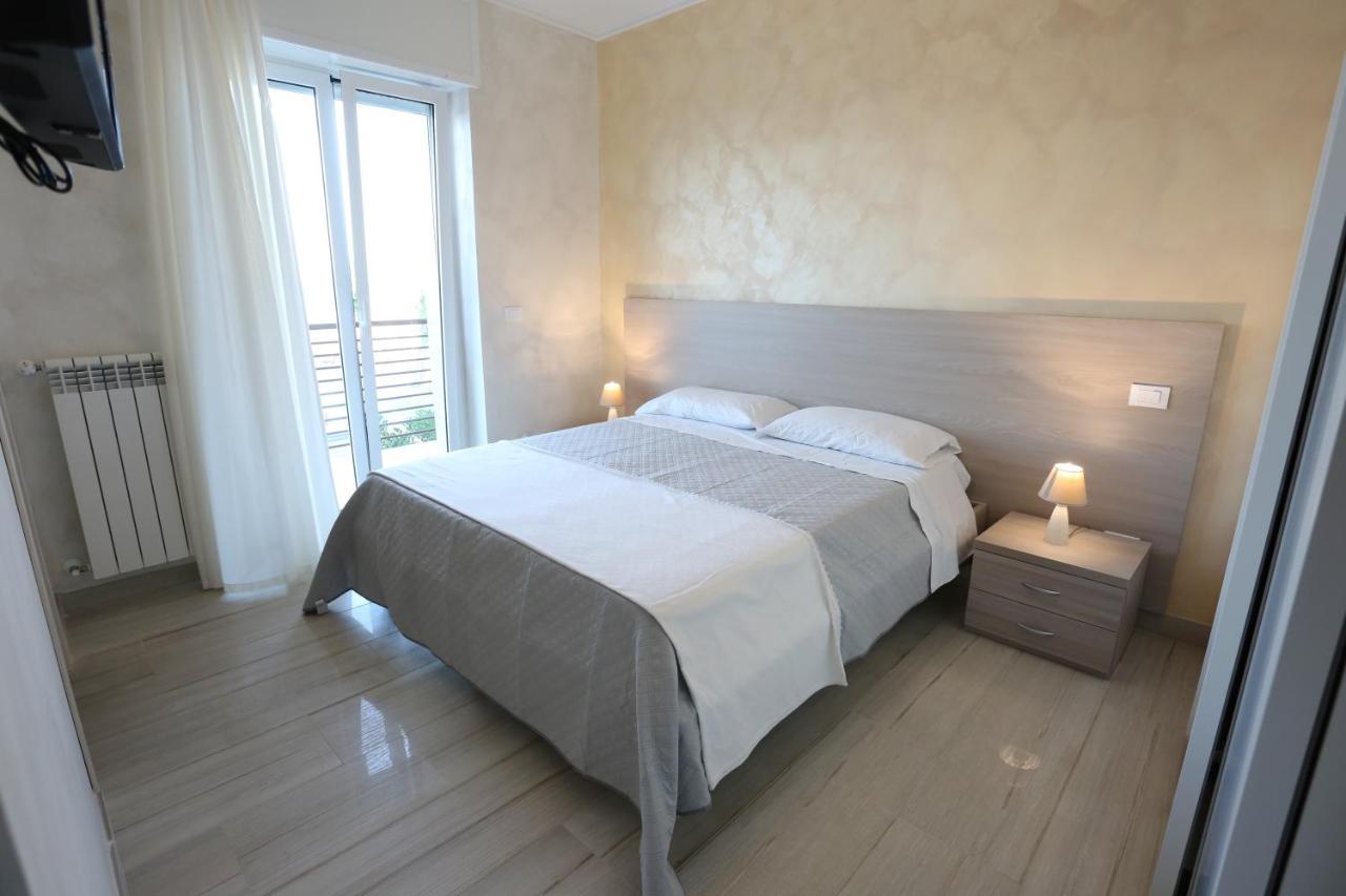 Bed and Breakfast Vista Beb Mare Manfredonia Esterno foto